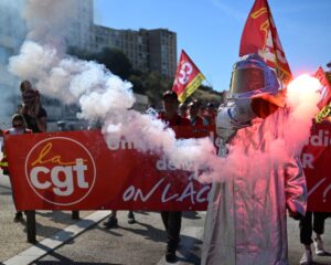 Streets of France Erupt: 400,000 March Against Government Amid Clashes and Mass Arrests